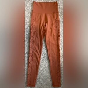 Aerie Chill Play Move Cut Out Leggings